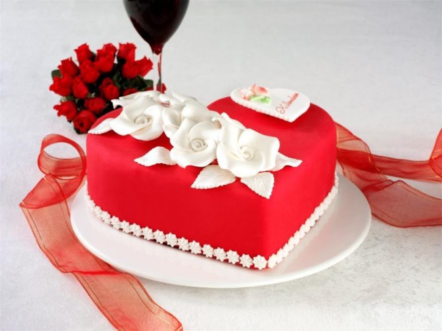 Красивый торт на день Святого Валентина, фото