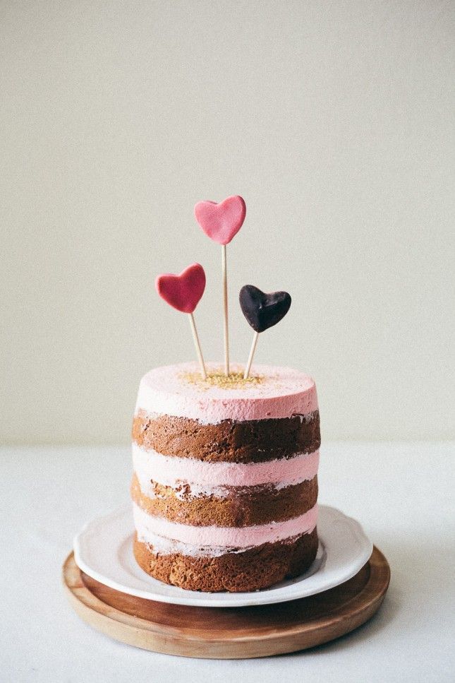 Чем украсить торт на день Святого Валентина?