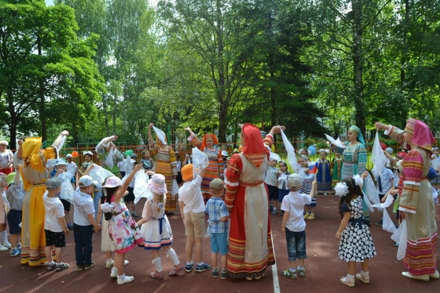 Праздник день России в детском саду